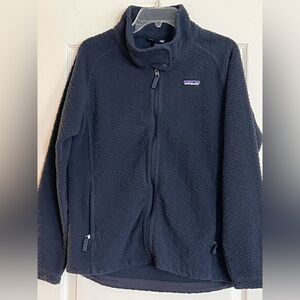PATAGONIA
WOMENS
SIZE MEDIUM
NAVY BLUE!!!